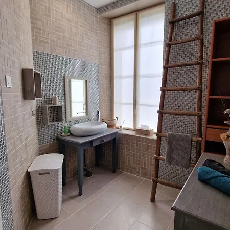 Holiday home Maison Bourgeoise De 1881 Jonzac